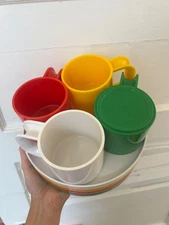 Vintage Ingrid of Chicago Stackable Snack Picnic Set of 4 Cups and 4 Plates