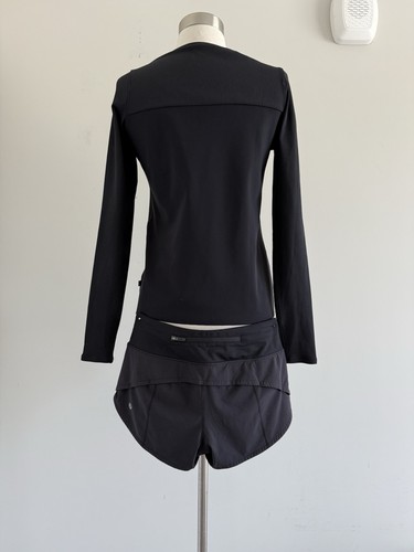 LULULEMON 2 PIECE SET STRETCHY TOP / PULL ON SHORT SIZE 2/4 - Picture 3 of 6
