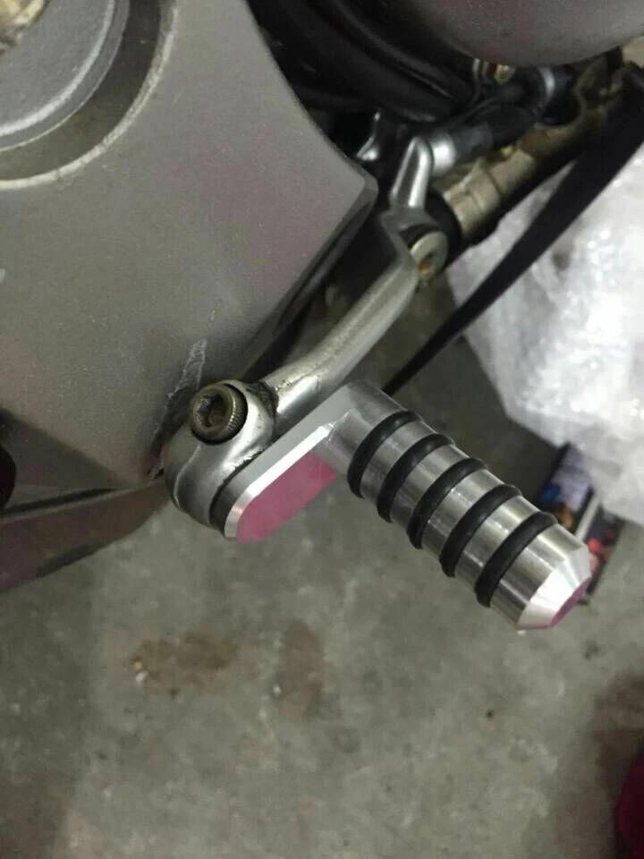 Placa de paso de palanca de cambio de pedal de freno para Aprilia RSV4 1100/Factory 1000 RR Foto 3 de 4