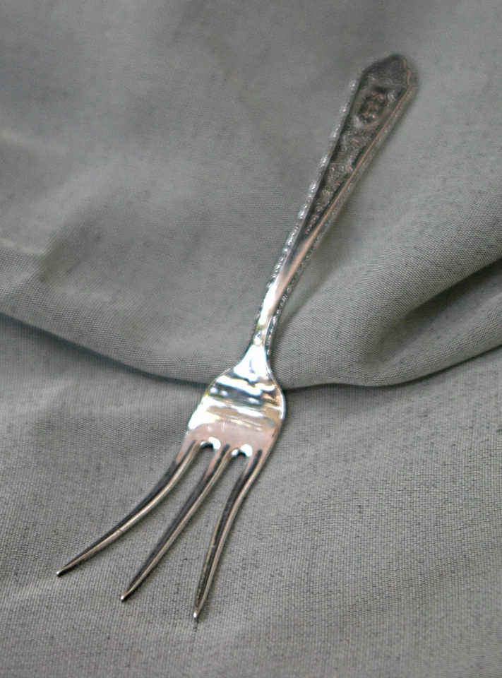 Antiguo tenedor de limón plata 1921 Foto 3 de 4