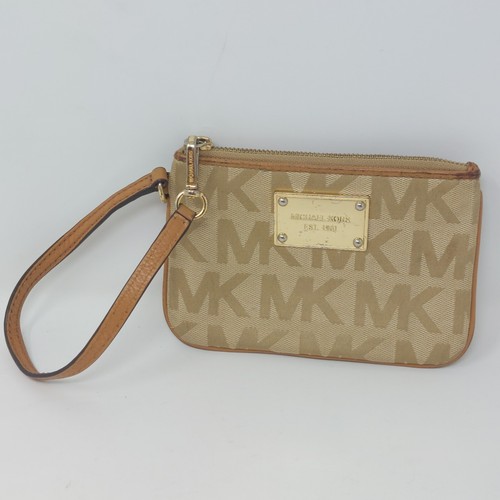 Michael Kors Tan Signature Jacquard Monogram Wristlet Jet Set Travel Wallet - Picture 12 of 15