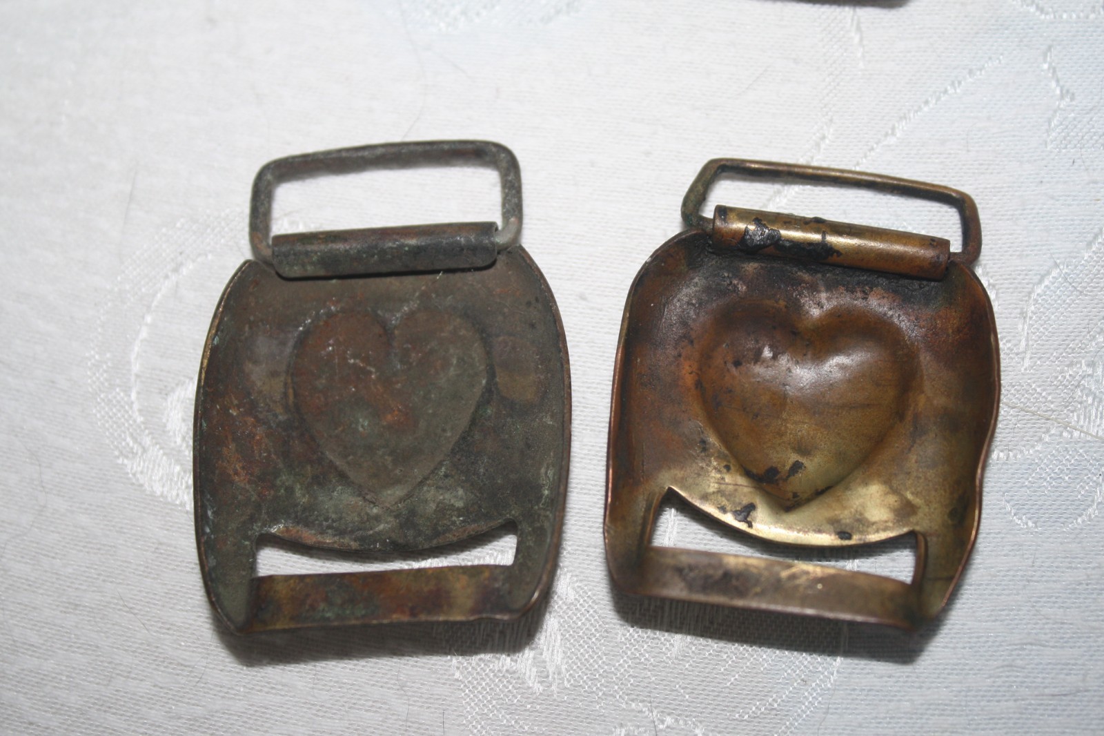 8 Vintage BRASS Civil War HORSE TACK HEART ❤️ Bridle HARNESS Rosettes / BUCKLES