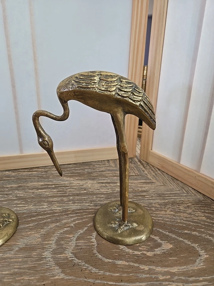 Estatuilla de grúa de latón 2 Foto 2 de 4