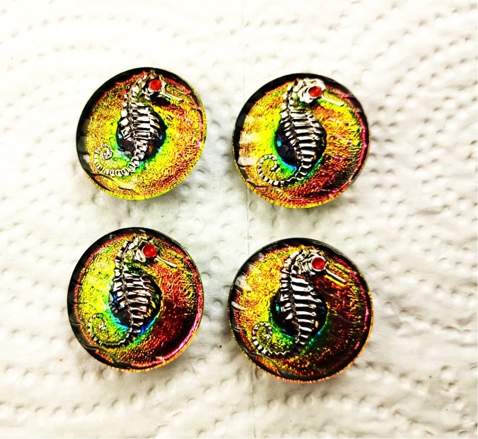 Vintage Round Czech Glass Art Deco Seahorse Button Lot - Image 3 of 3