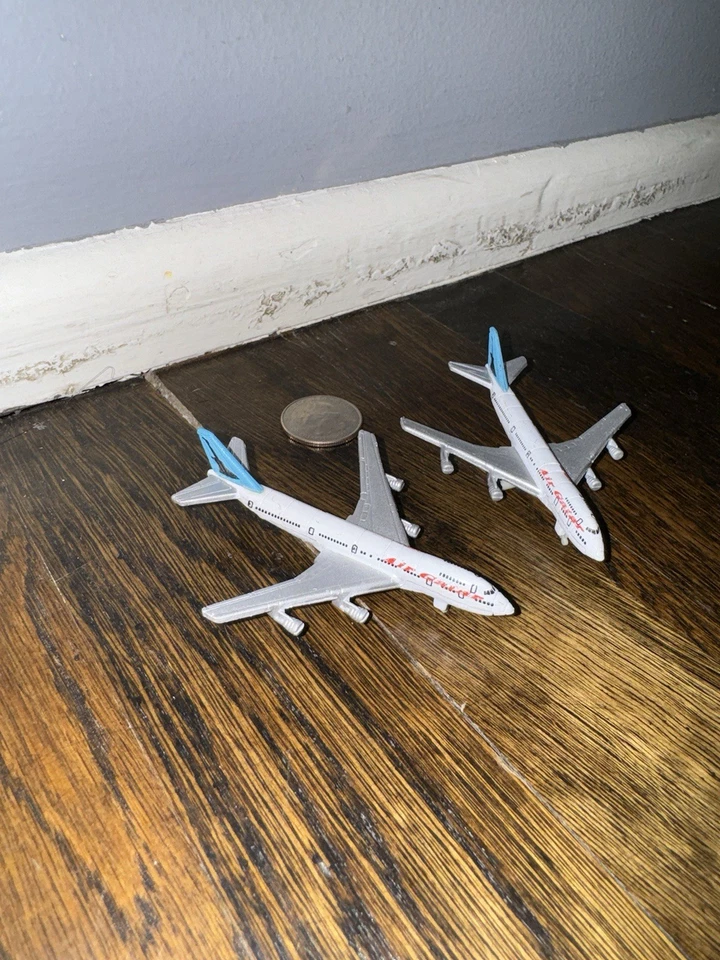 Galoob LGTI Micro Machines Boeing 747 Airplane "Air Gatar" 1992 - Lot Of 2 - Image 4 of 4