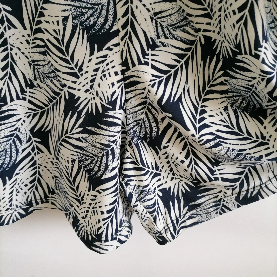 Mameluco corto Max Studio para mujer blanco y negro con estampado de hojas de palma tropical talla XL Foto 4 de 4