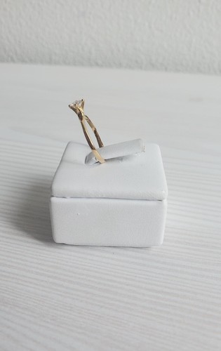 750 18k Yellow Gold Ring Band Simple Dainty Round CZ Engagement 1.6g Size 7.25 - Picture 2 of 7