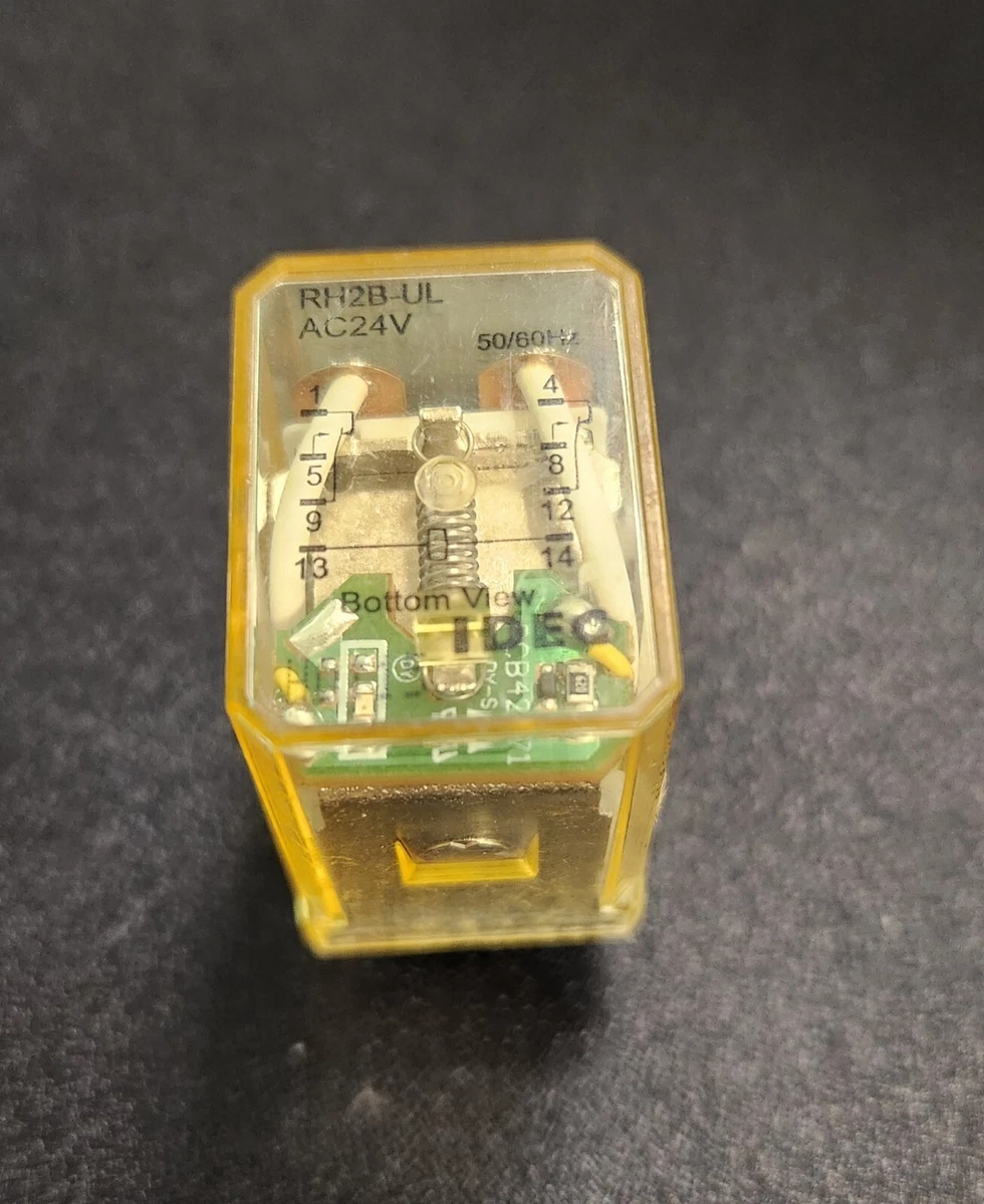 IDEC SN2S-05D Relay Socket – 8-Pin, 5A 300V – For RN2S, RM2S, RU2S Relays