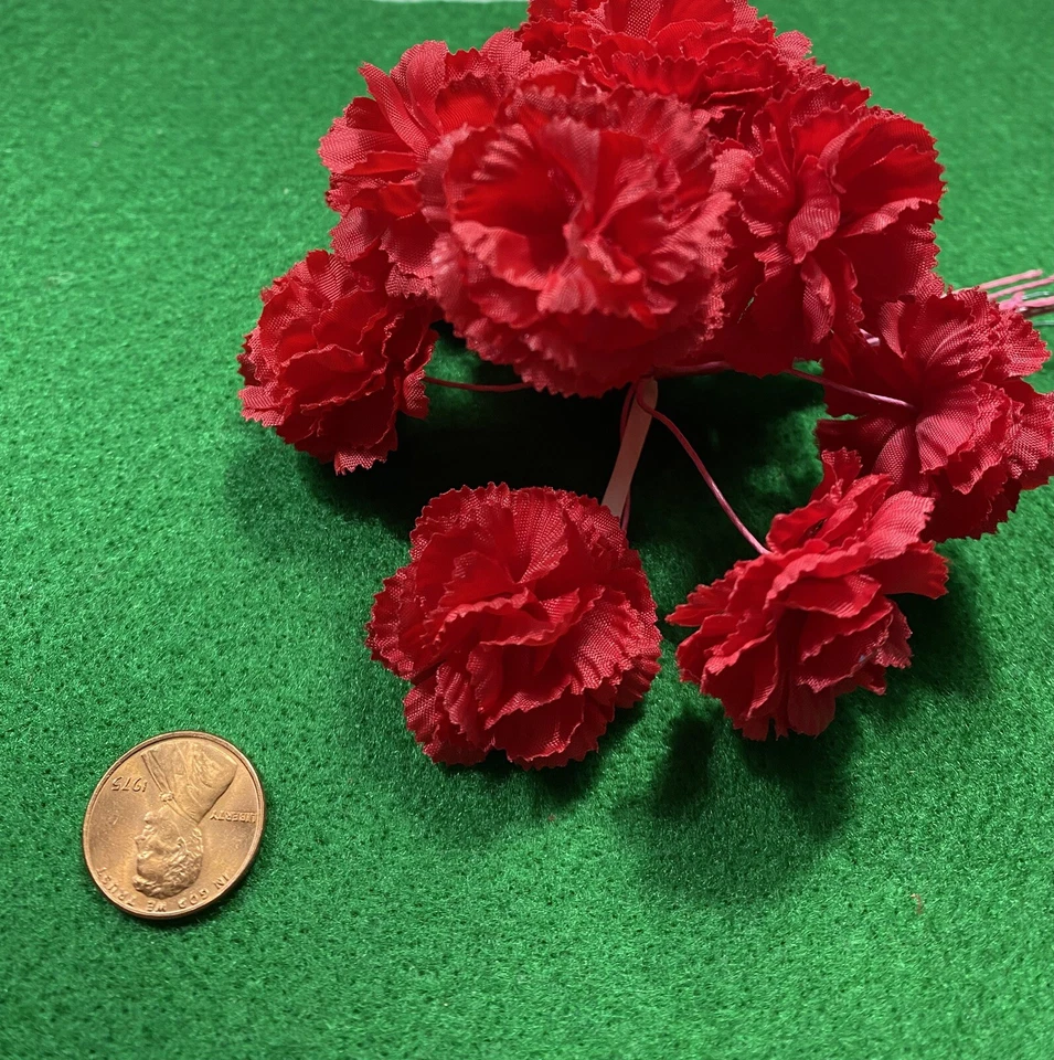 Manojo de pequeños claveles rojos de sombrerería - vintage - Corea Foto 2 de 4