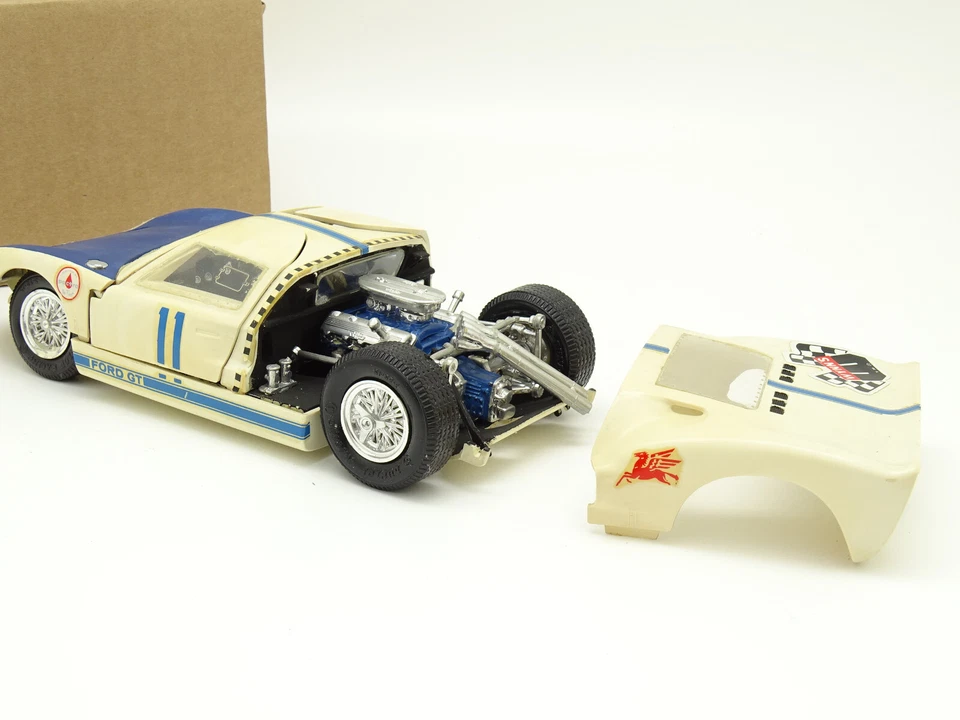 Monogramma? Modello Montato In Plastica 1/24 - Ford GT N°11 - Immagine 4 di 4