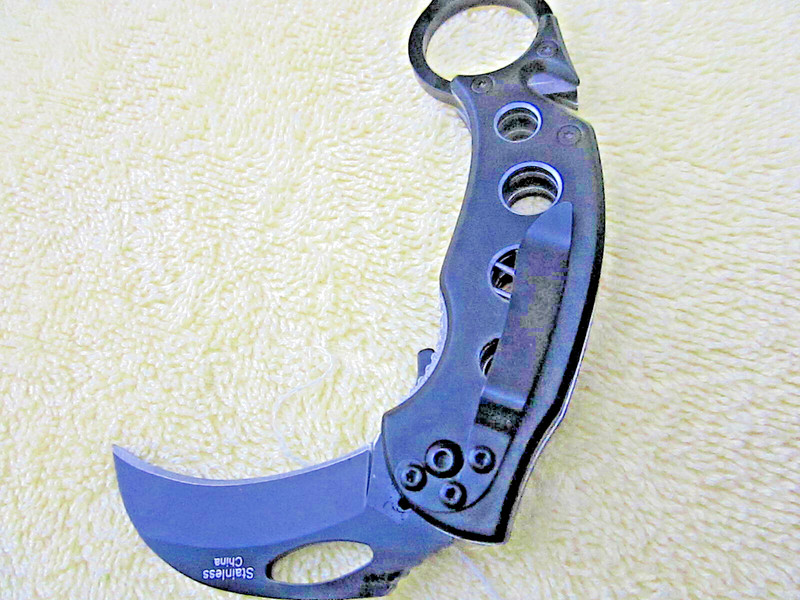 Master Knives SWAT Folding Karambit The Ultimate 21st Century fighter MT-104