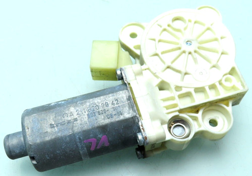 MERCEDES W211 E / FENSTERHEBERMOTOR vorne links / 2118202942 / 0130821970 (WO4)