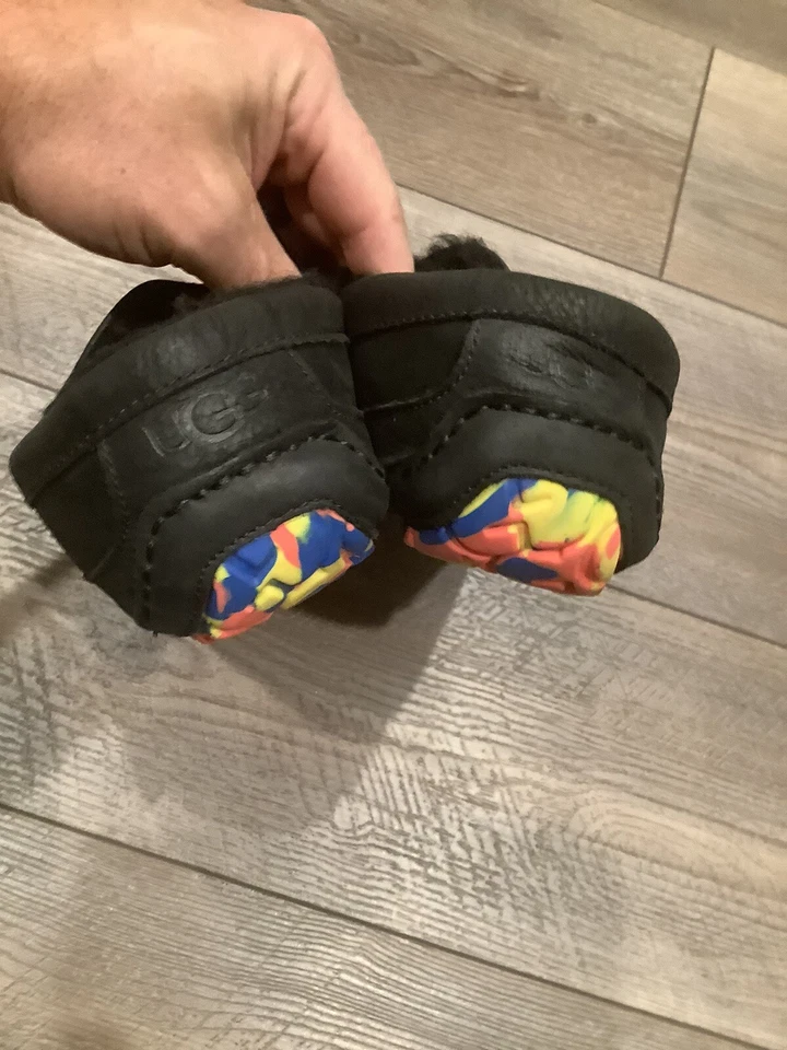ugg men's ascot slipper Rare Multi Color Sole Size 7 Black - Image 4 of 4