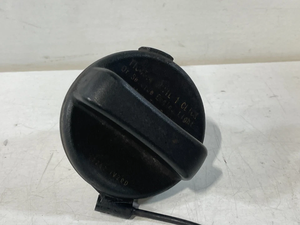 INFINITI G37 EX35 M56 M35h Q50 Q70 Q70L CUBIERTA TAPA PUERTA LLENADO COMBUSTIBLE # 91125 Foto 2 de 4