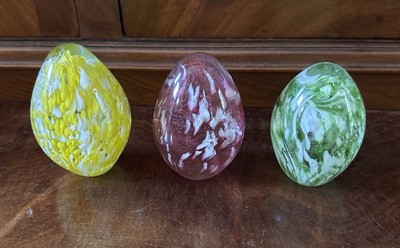 Set of 3 Murano Style Hand Blown Glass Confetti Egg Shaped Paperweights/Decor
