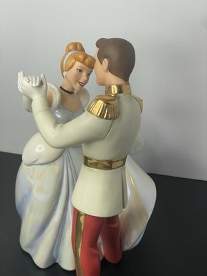 WDCC  Cinderella and Prince Charming So This Is Love Disneyland Disney COA Read