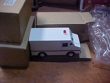 3 X 4.5 INCH ERTL DELIVERY TRUCK NIB 2001 FOR CUSTOMIZING