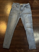 Levi's Women's 721 High Rise Skinny Jeans Size 32 Blue Denim Light Wash Classic