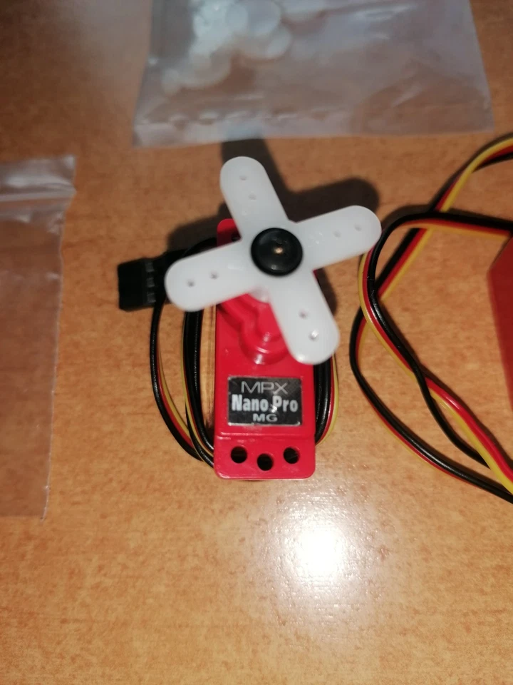MULTIPLEX MPX Servo´s Micro digi / Nano Pro -NEU- / -NEW- - Bild 3 von 4