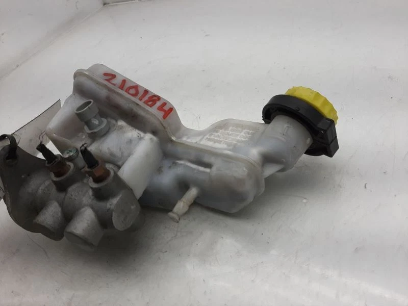 2007 2017 JEEP COMPASS Brake Master Cylinder Classic Style 05175093AA - Image 4 of 4