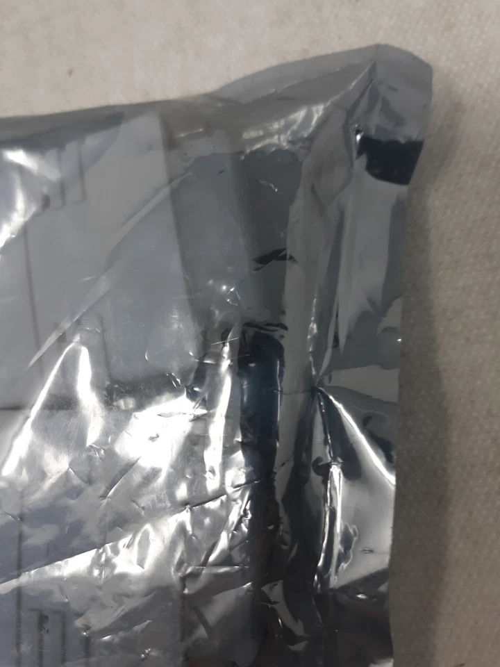 Dell H9361 Single DMS-59 to Dual DVI Splitter Y Cable - Image 3 of 4