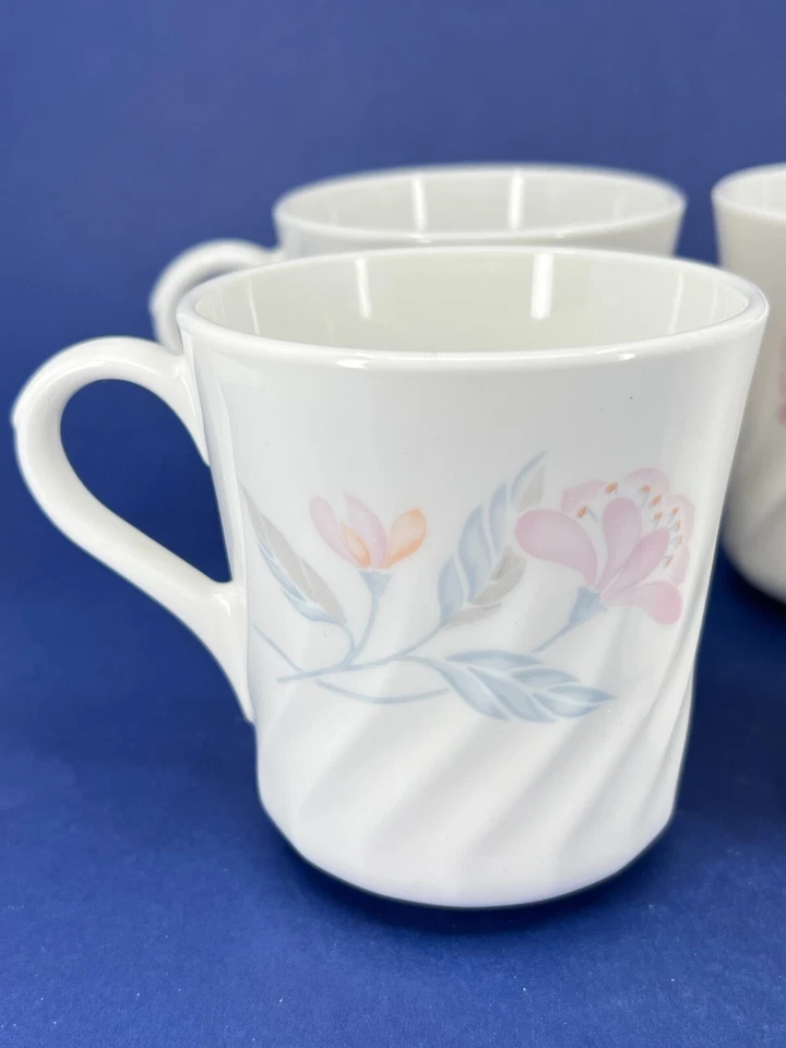 4 tazas de café Corning Ware Corelle rosa arremolinado tres tazas EE. UU. 1950 diseño floral Foto 3 de 4