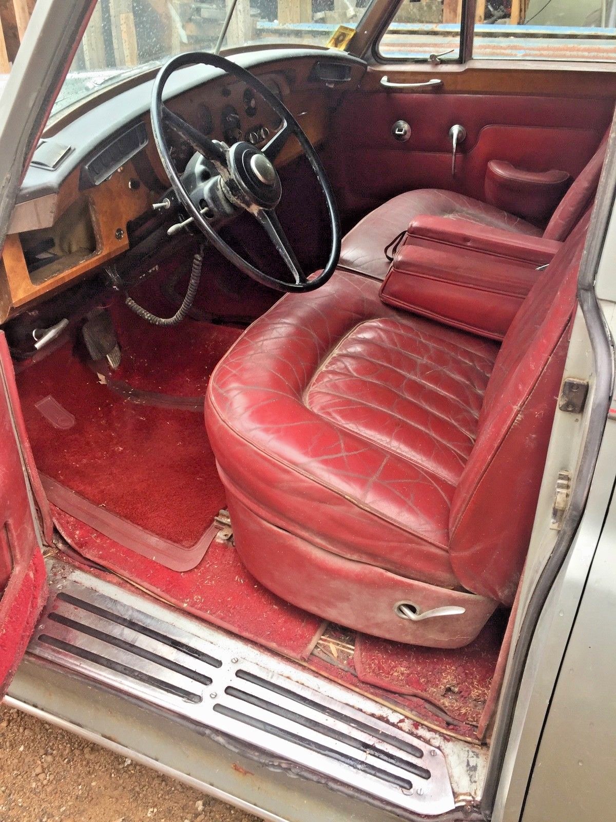 BENTLEY S, ROLLS ROYCE CLOUD BUMPER BRACKET. THE WORLDS LARGEST USED INVENTORY 1