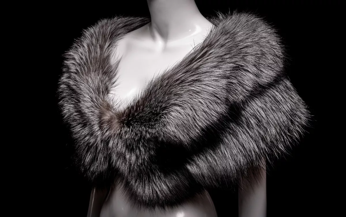 Silver shoulder sales wrap