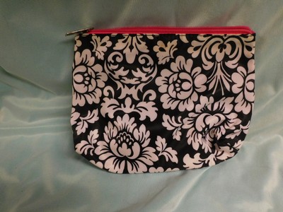 MODELLA COSMETIC MAKE UP TRAVEL BAG BLACK & WHITE PINK LINING 9 1/2 X 7 1/2'' NEW