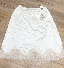 Vintage Vanity Fair Half Slip NWT Lace Piquant Medium 22