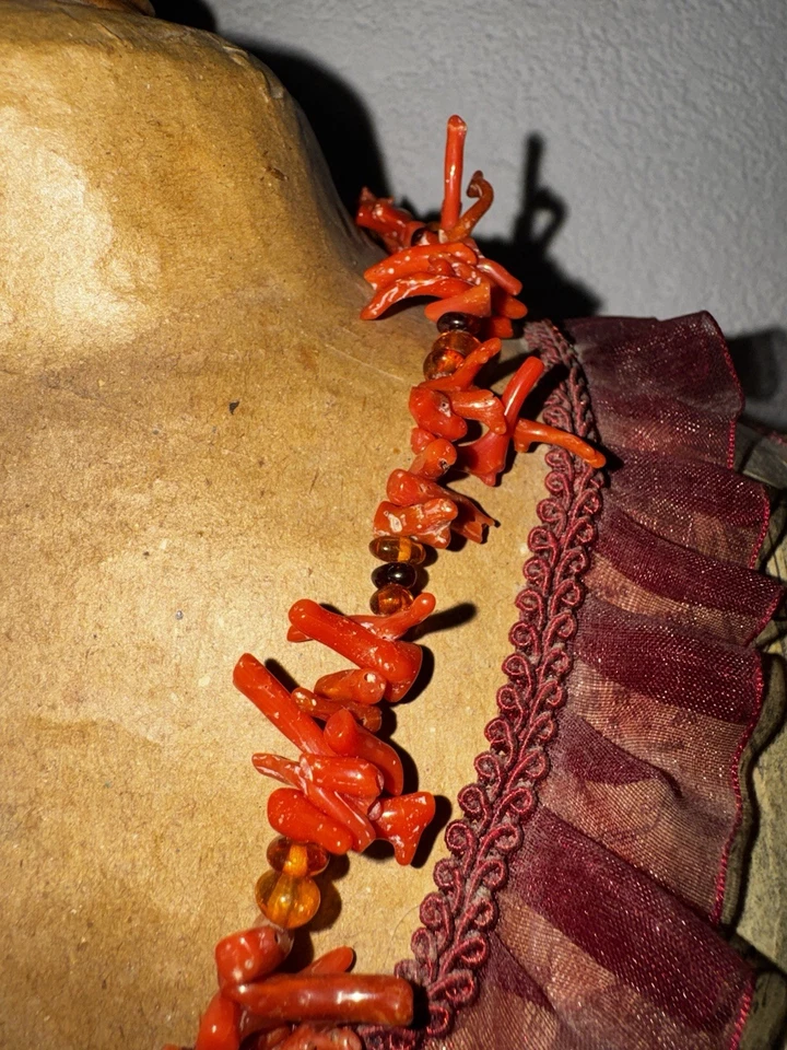 COLLANA IN ARGENTO 925 CON CORALLI ROSSI AMBRA E CAMMEO IN MADREPERLA - NUOVO - Immagine 3 di 3