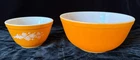 Vtg PYREX Glass Mixing Bowls 403 2.5 qt Daisy Orange & 402 1.5 qt Butterfly Gold