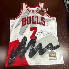 Mitchell & Ness Mens White Chicago Bulls Toni Kukoc HWC Swingman Jersey Size L
