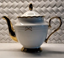 Yedi Teapot and Lid White w/ Gold Bow and Gold Accents Fine Porcelain NEW