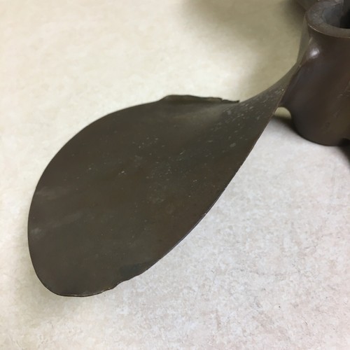 Chris Craft Federal 7947 Brass 3 Blade RH Propeller 15x12P Bore 1.25" - Damaged - Picture 20 of 24