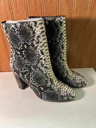 Chinese Laundry Boots Womens 6 Ankle Snakeskin NEW - Picture 2 of 7