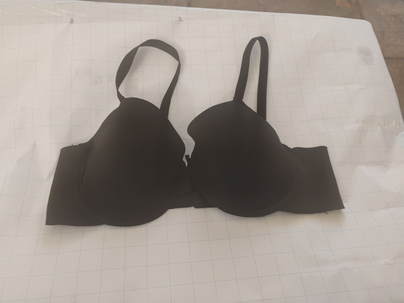 Women's Black Just Be Brand Bra Size 40D Underwire.