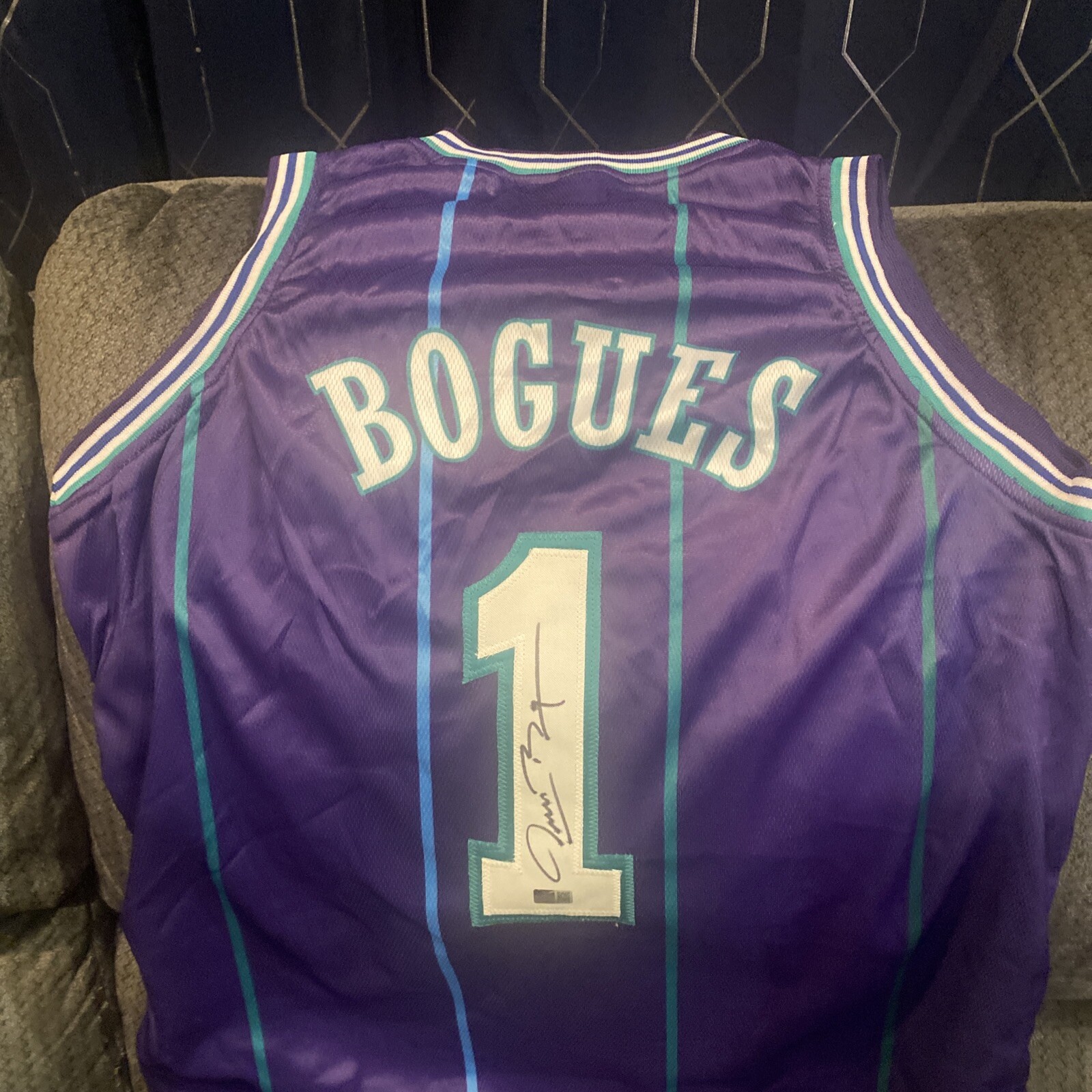 Muggsy Bogues Signed Charlotte Hornets Jersey Autographed Steiner CX COA