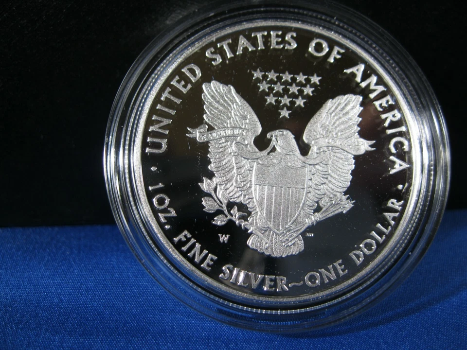 2010 $1 SILVER EAGLE PROOF WITH BOX AND COA - Image 2 of 2