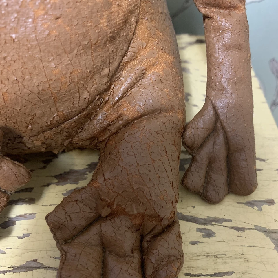 Vintage E.T. Muñeca de peluche The Extra-Terrestrial Pleather - Envejecida, 1982. Kamar Foto 3 de 4