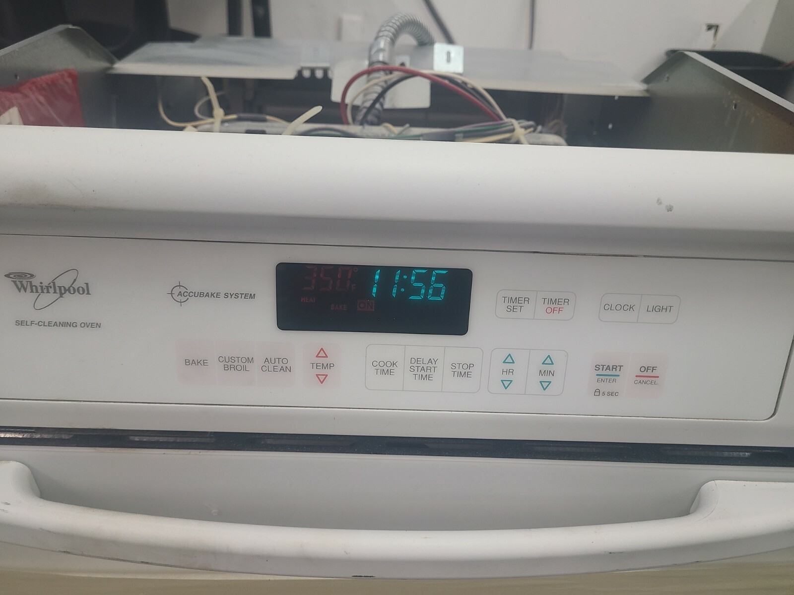 Genuine WHIRLPOOL Oven, 24