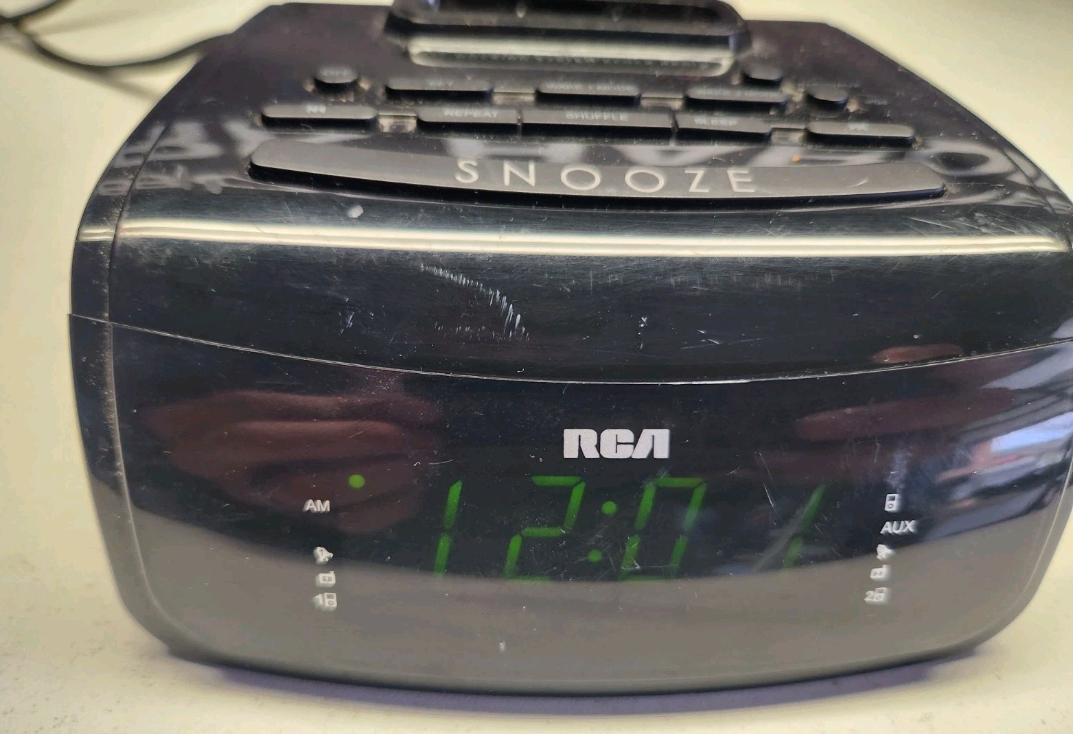 RCA RC591-A iPod Dock Alarm Clock Radio w/ Snooze Tested Working