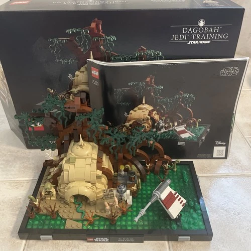 LEGO Star Wars: Dagobah Jedi Training Diorama (75330)
