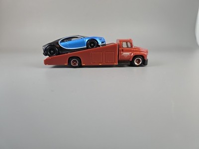 2022 Hot Wheels TRANSPORT Bugatti CHIRON Carry On BOX Loose