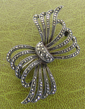 RARE JUGENDSTIL 925 STERLING SILBER SCHLAUFEN BROSCHE MIT MARKASITEN