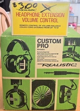 Realistic Custom Pro Stereo Headphones Bass Port 33-1002 +Exten Volume Control