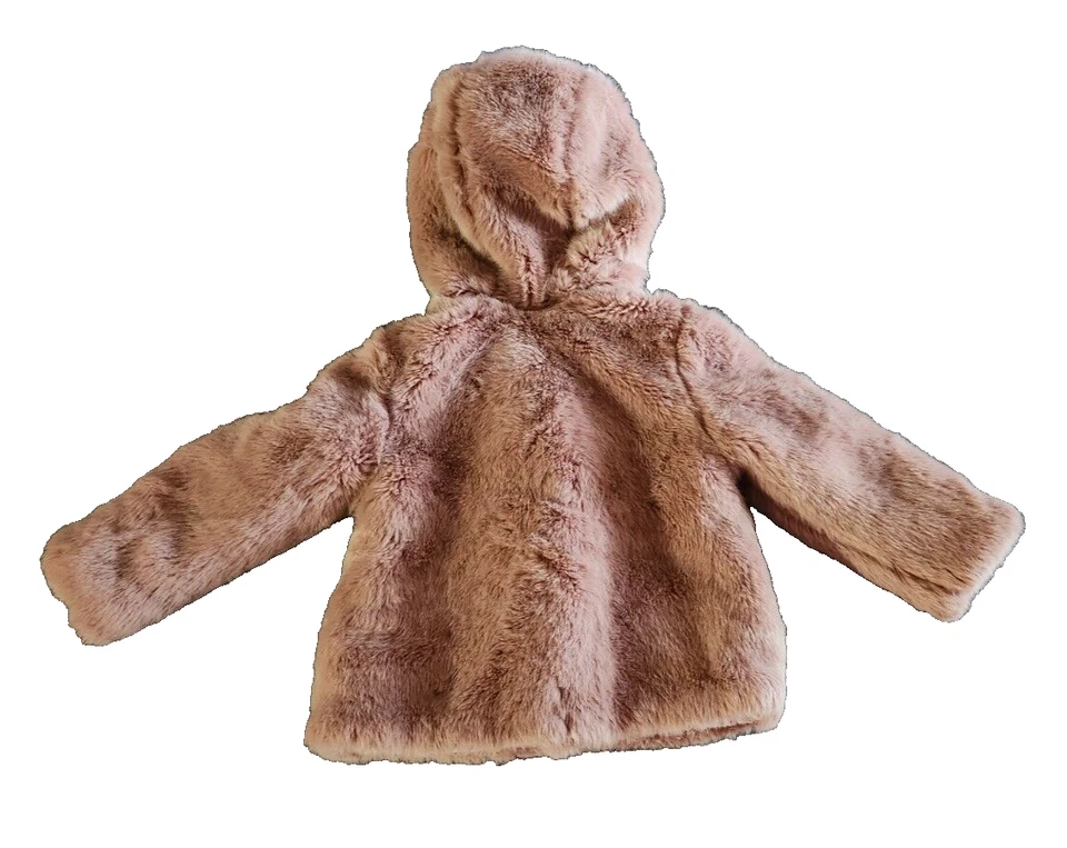 Abrigo Zara Bebé Niña Rosa Con Capucha Piel Sintética Talla 18/24 Meses Foto 2 de 4