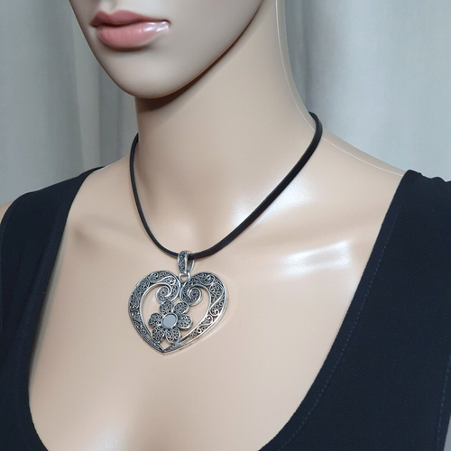 Necklace Tibetan Silver Heart Large Filigree Floral Pendant Black Leather Collar - Picture 19 of 22