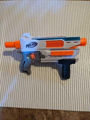 NERF E0016 N-strike Modulus Mediator Blastervwith 4 Green Darts Tested/ Working