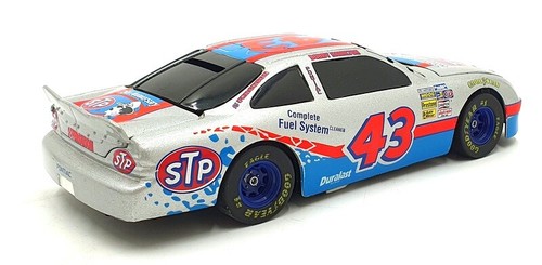 Action 1/24 Scala pressofusa 9524B - 1996 Pontiac Stock Car #43 B.Hamilton - Foto 2 di 5